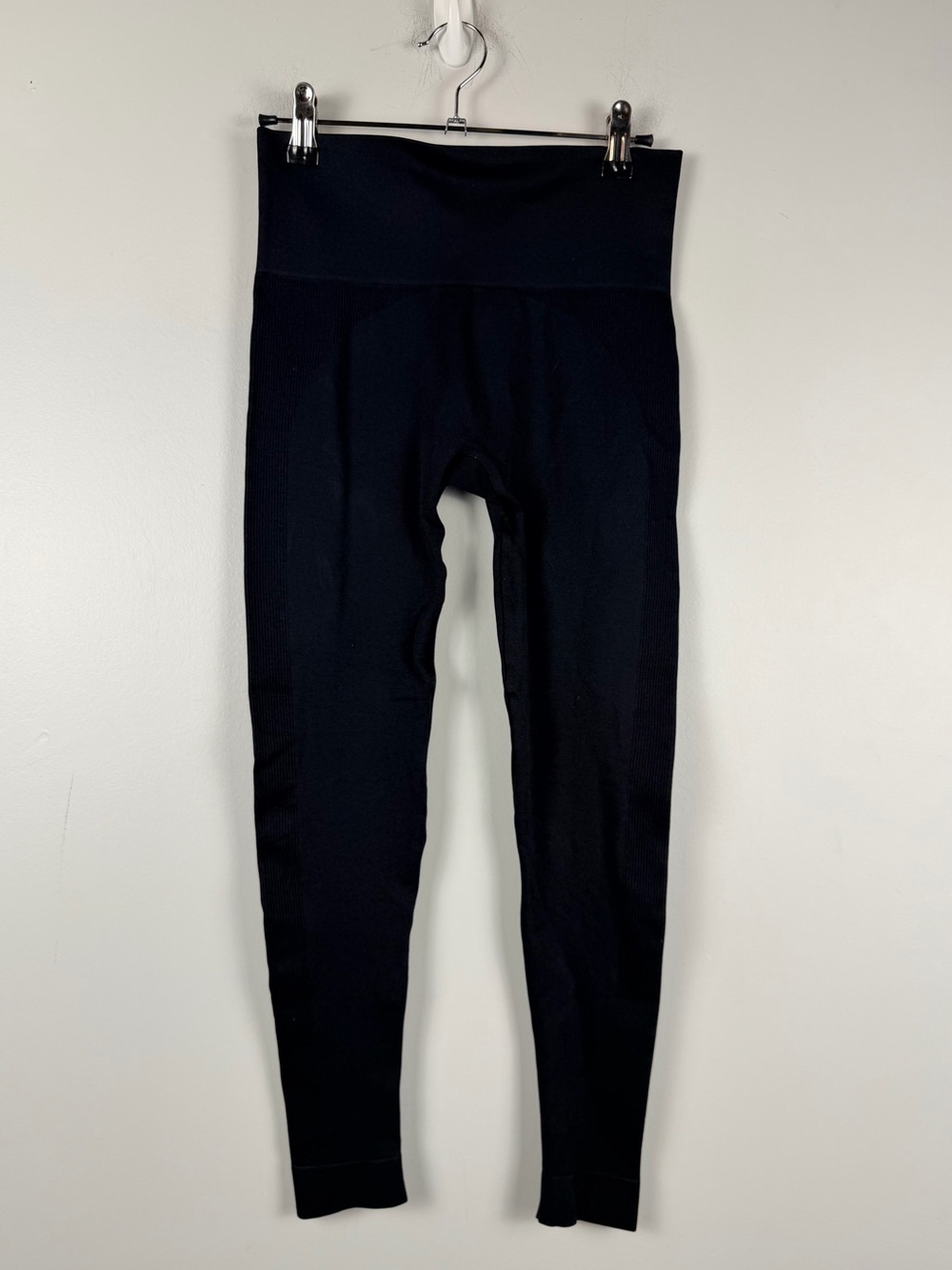 Set active black leggings size small